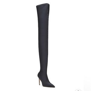BRAND NEW STUART WEITZMAN ULTRASTUART 100 STRETCH BOOT
NEVER WORN- original box
